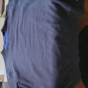 Nautica long sleeve pullover sweatshirt, size medium.